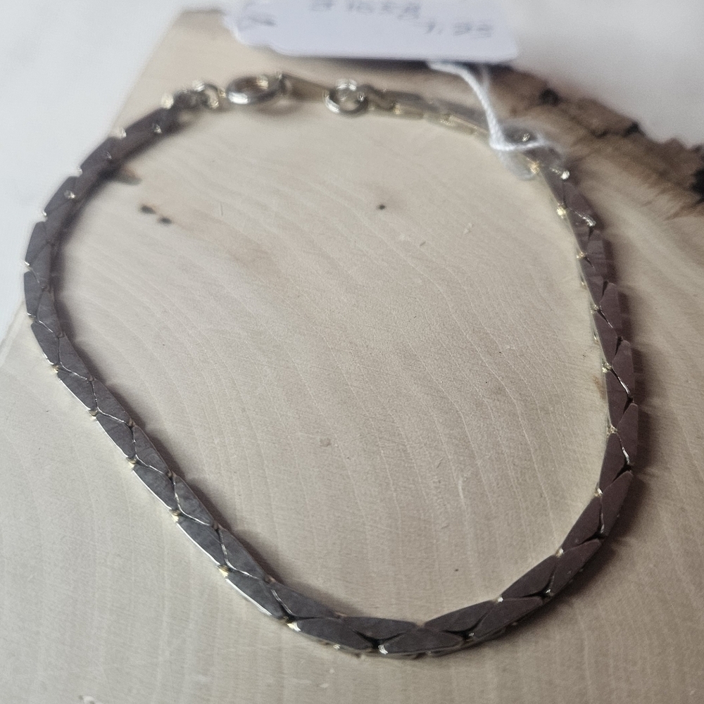 Vintage Cobra Link Silver Tone Dainty Bracelet Marked Korea 7.25"